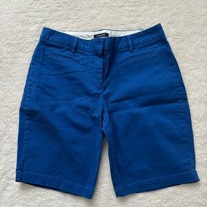 EUC Lands End size 8 mid-rise shorts
